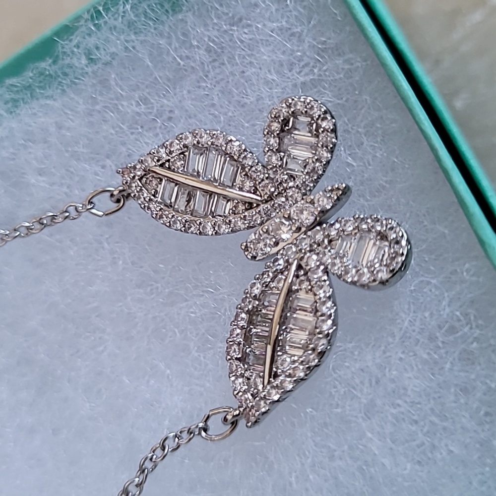 Luxury CZ buttetfly Pendant Necklace NWT